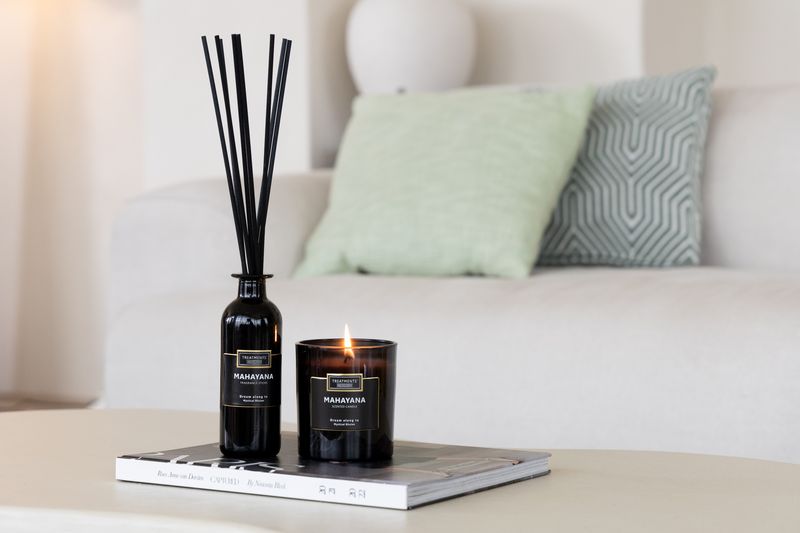 Treatments® - Giftbox Scented Candle - Mahayana - 380 grams