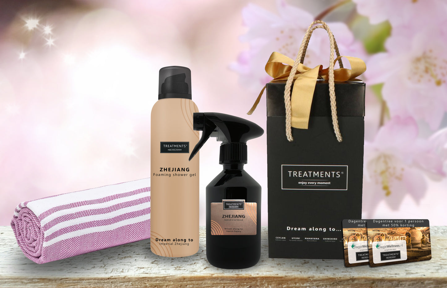 Treatments® - Geschenkbox Duschschaum & Kerze - Omani