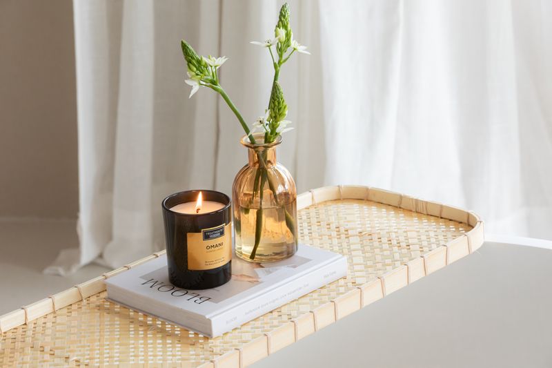 Treatments® - Geschenkbox Duftkerze - Omani - 380 Gramm