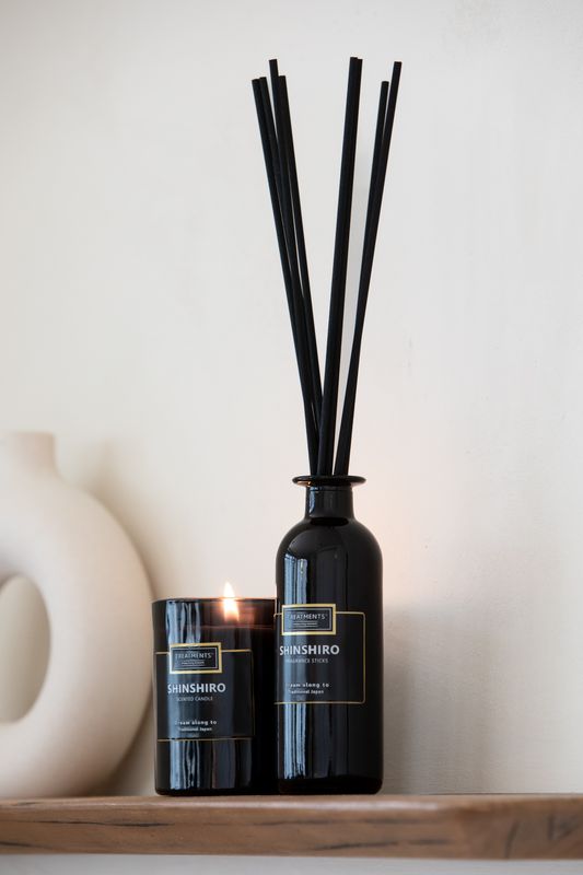 Treatments® - Giftbox Scented Candle - Shinshiro - 380 grams